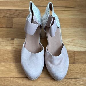 Chic Cream Espadrille Wedges
